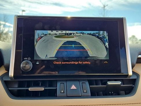 Used 2023 Toyota RAV4 XLE Premium image 24