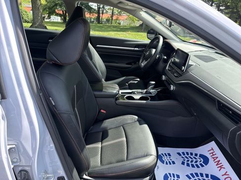 Used 2024 Nissan Altima 2.5 SR FWD image 24