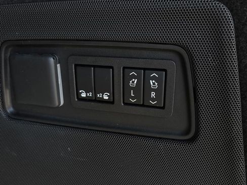 Certified 2022 Cadillac Escalade ESV Sport Platinum image 25