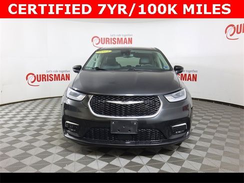 Used 2023 Chrysler Pacifica Touring-L image 12