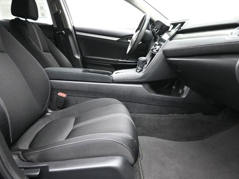 Used 2019 Honda Civic EX image 7