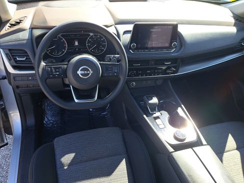 Certified 2023 Nissan Rogue SV image 17