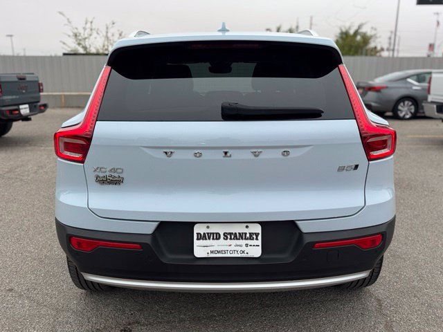 Used 2024 Volvo XC40 B5 Plus AWD/4WD image 5