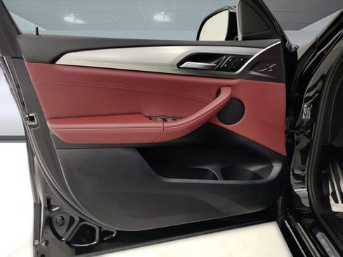 Used 2023 BMW X4 xDrive30i w/ M Sport Package image 11