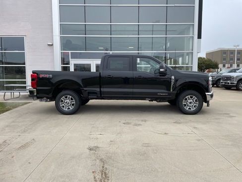 New 2026 Ford F250 Lariat w/ FX4 Off-Road Package image 4