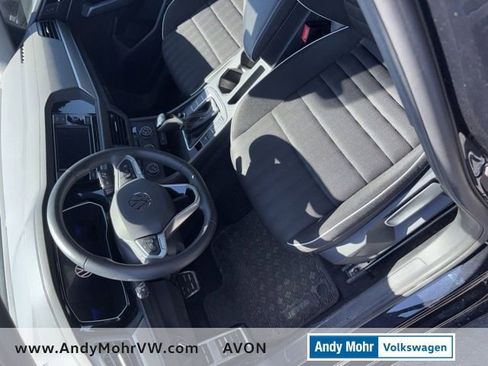 Used 2024 Volkswagen Jetta Sport image 5