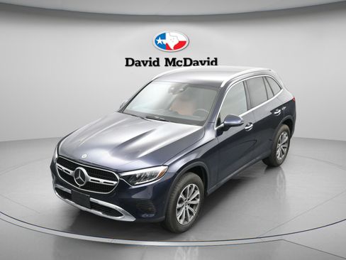 Used 2023 Mercedes-Benz GLC 300 4MATIC w/ Exclusive Trim Package image 26