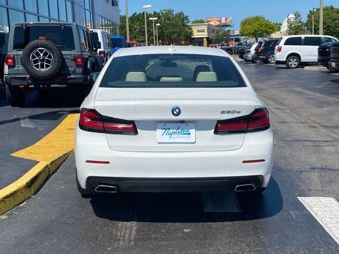 Used 2023 BMW 530e w/ Premium Package RWD image 8