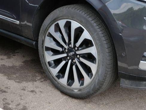 Used 2024 Lincoln Navigator Reserve AWD/4WD image 4