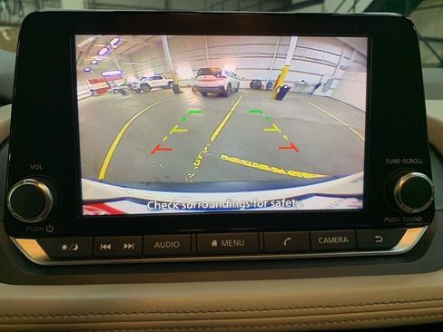 Used 2023 Nissan Rogue SV image 21