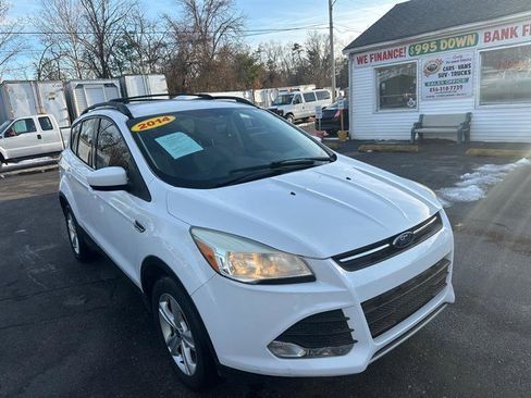Used 2014 Ford Escape SE w/ Equipment Group 201A image 2