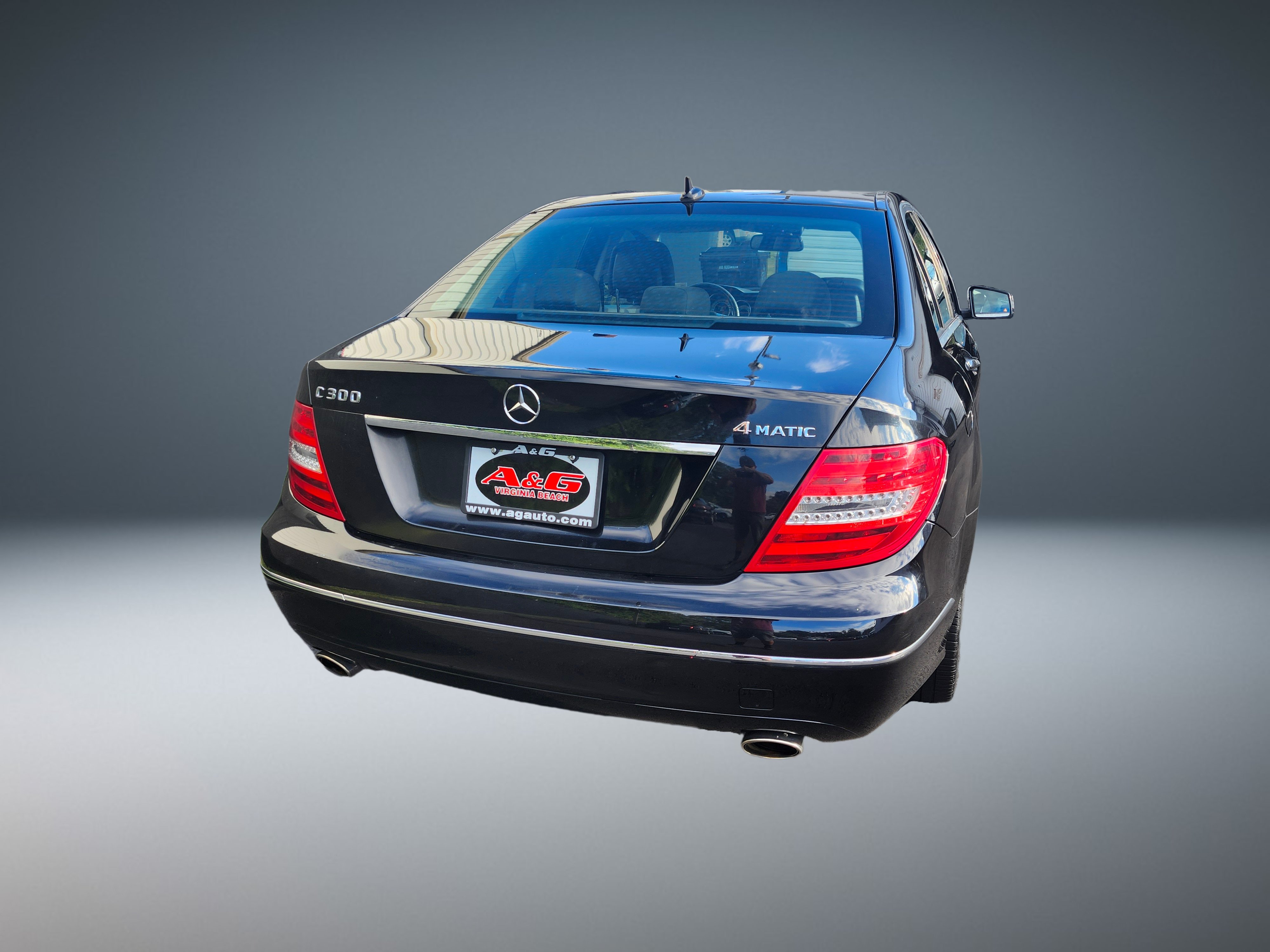 Used 2013 Mercedes-Benz C 300 4MATIC Sedan image 3