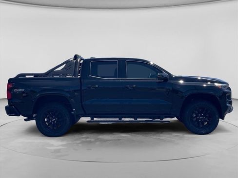 New 2026 Chevrolet Colorado Z71 w/ Midnight Edition AWD/4WD image 9