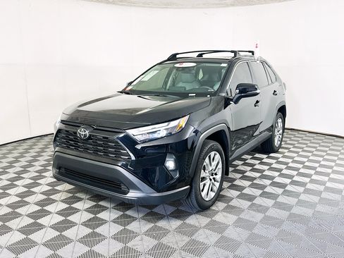 Used 2025 Toyota RAV4 XLE Premium FWD image 7