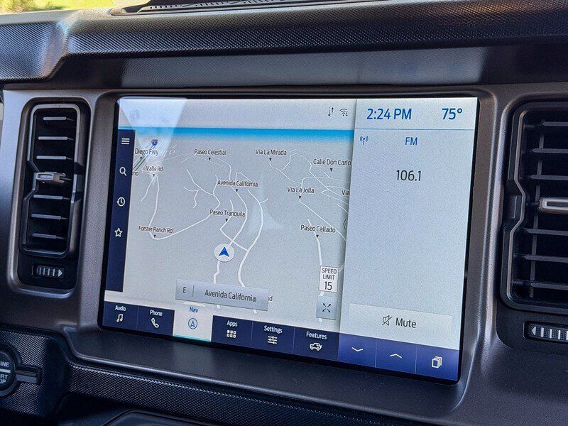 Used 2021 Ford Bronco First Edition AWD/4WD image 32