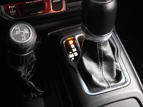 Used 2024 Jeep Wrangler Unlimited AWD/4WD image 14