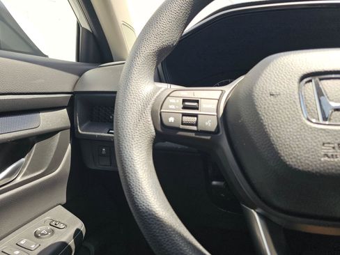 Used 2023 Honda CR-V EX image 31