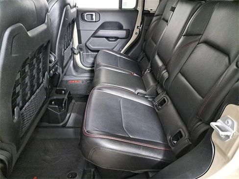 Used 2020 Jeep Gladiator Rubicon image 12