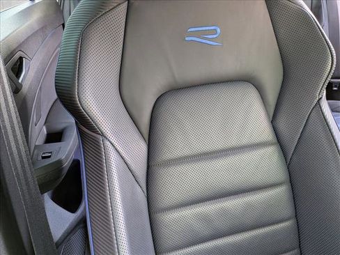 Used 2023 Volkswagen Golf R image 19