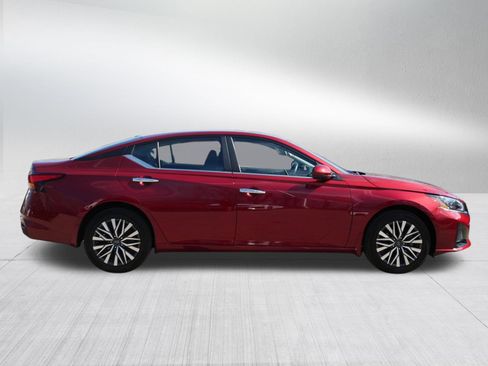 Certified 2023 Nissan Altima 2.5 SV w/ SV Premium Package image 8