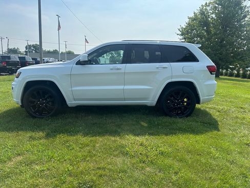 Used 2020 Jeep Grand Cherokee Altitude RWD image 6