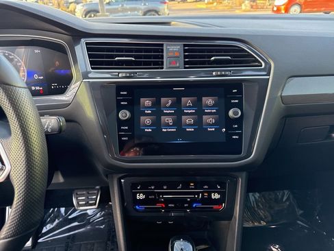 Certified 2024 Volkswagen Tiguan SE R-Line image 18
