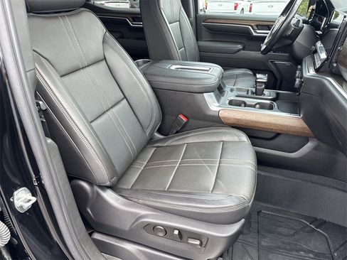 Used 2022 Chevrolet Silverado 1500 High Country w/ High Country Premium Package image 15