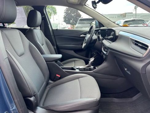 Used 2024 Buick Encore GX Preferred w/ Comfort Package FWD image 11