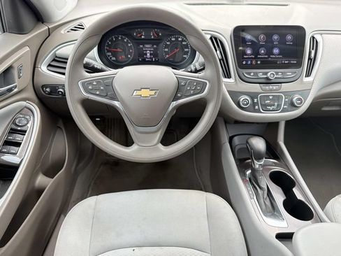 Used 2022 Chevrolet Malibu LS FWD image 18