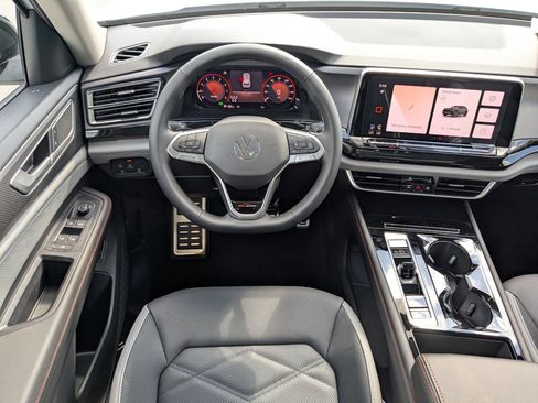New 2026 Volkswagen Atlas Peak Edition image 30