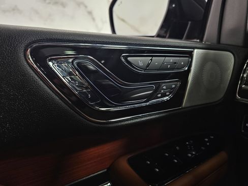 Used 2021 Lincoln Navigator Reserve AWD/4WD image 47
