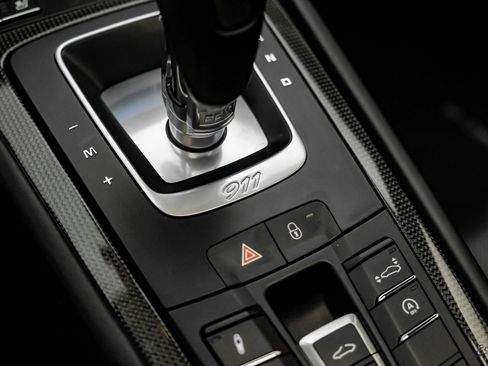 Used 2018 Porsche 911 Turbo S image 63