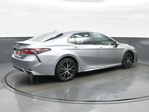 Used 2024 Toyota Camry SE FWD image 6