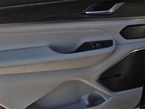 Used 2021 Jeep Grand Cherokee L Overland image 15