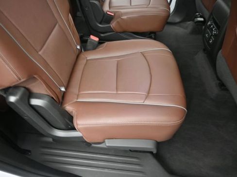 Used 2019 Buick Enclave Avenir w/ Avenir Technology Package AWD/4WD image 27