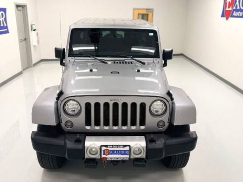 Used 2014 Jeep Wrangler Unlimited Sahara w/ Max Tow Package AWD/4WD image 7