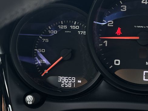 Used 2021 Porsche Macan image 21