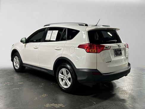 Used 2013 Toyota RAV4 XLE AWD/4WD image 5