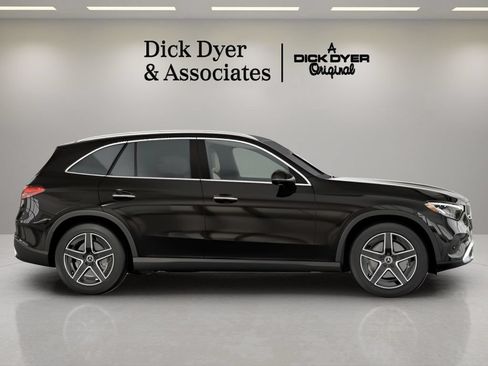 Used 2026 Mercedes-Benz GLC 300 image 10