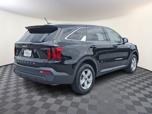 Used 2022 Kia Sorento LX AWD/4WD image 6