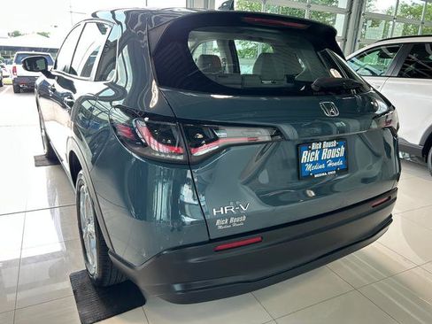Used 2023 Honda HR-V LX image 9