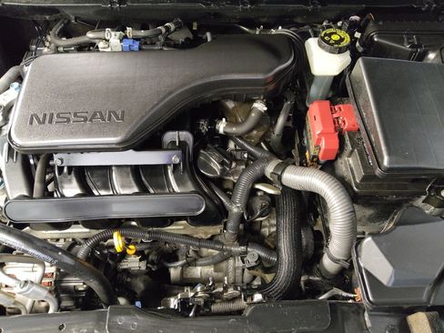 Used 2018 Nissan Rogue Sport SV w/ SV Technology Package image 30