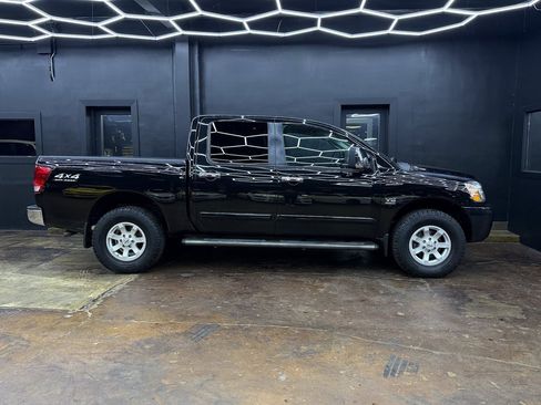 Used 2004 Nissan Titan LE w/ (NAV) Nissan Navigation Pkg image 10