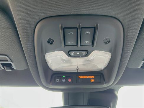 Used 2023 Chevrolet TrailBlazer RS w/ Sun and Liftgate Package FWD image 26