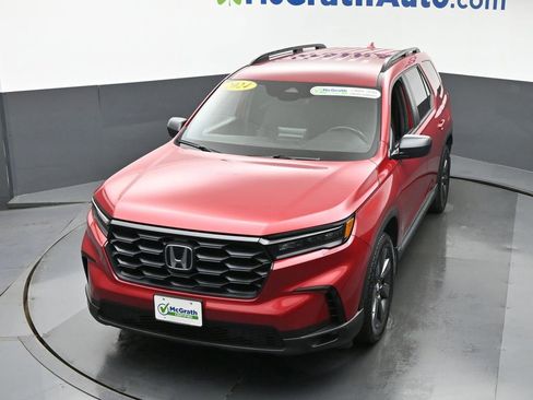 Used 2024 Honda Pilot Sport image 26