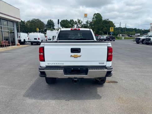 Used 2019 Chevrolet Silverado 2500 W/T AWD/4WD image 4