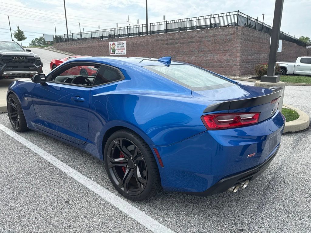 Used 2018 Chevrolet Camaro SS RWD image 5