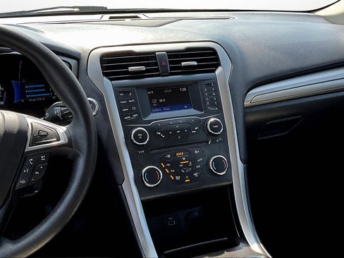 Used 2018 Ford Fusion S image 6