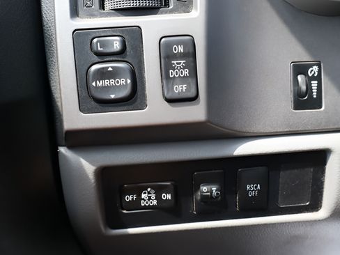 Used 2012 Toyota Tundra 4x4 CrewMax w/ Tow Pkg image 19