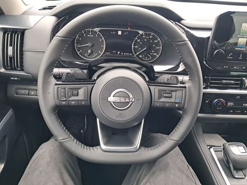 New 2025 Nissan Pathfinder SL w/ SL Premium Package image 14